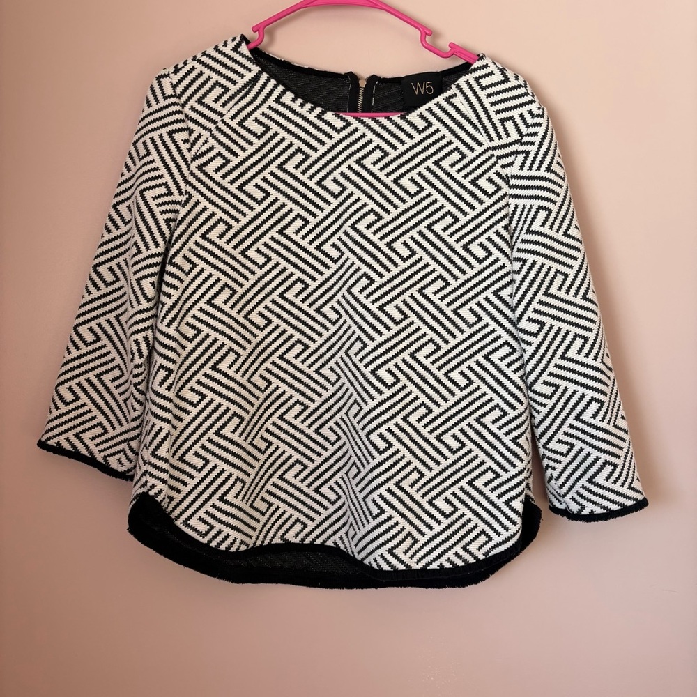 W5 Black and White Geometric Top - Picture 1 of 7